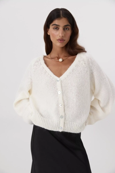 Кардиган из шерсти мериноса и альпаки (молочный) (M/L) 
