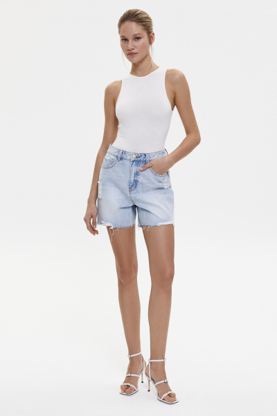 Шорты джинсовые с гранжевым эффектом/Denim shorts with grange effect (26/XS, светло-голубой/light blue) 2869