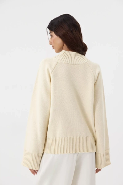 Свитер с широкой стойкой из хлопка (молочный) (M/L) 